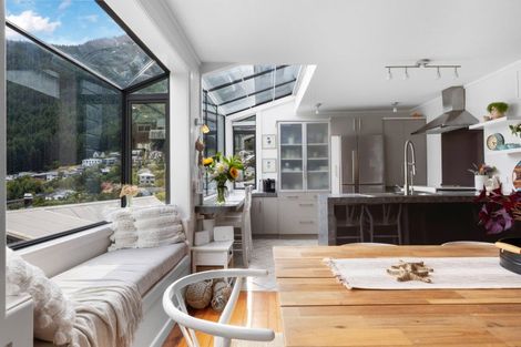 Photo of property in 214 Fernhill Road, Sunshine Bay, Queenstown, 9300