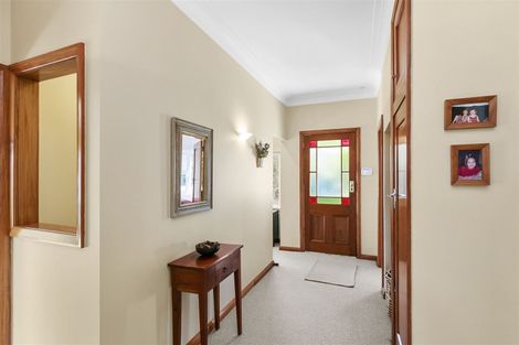 Photo of property in 9 Shortland Street, Khandallah, Wellington, 6035