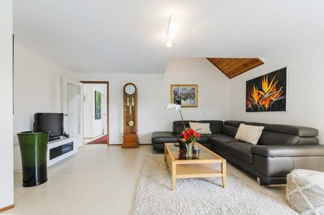 Photo of property in 3 Francis Curtis Avenue, Blockhouse Bay, Auckland, 0600