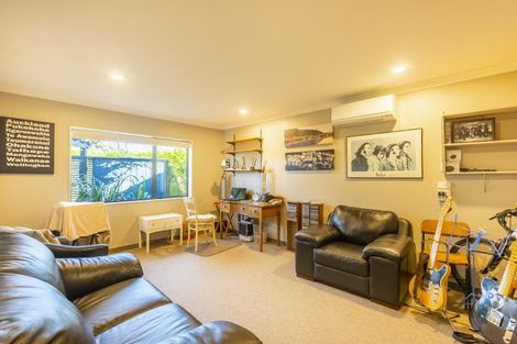 Photo of property in 32 Millennium Hill, Paraparaumu, 5032