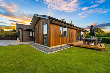 Photo of property in 13 Vogwill Road, Kumeu, 0810