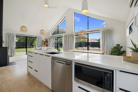 Photo of property in 15 Edna Lane, Lake Hawea, Wanaka, 9382