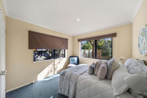 Photo of property in 15 Renlee Place, Shelly Park, Auckland, 2014