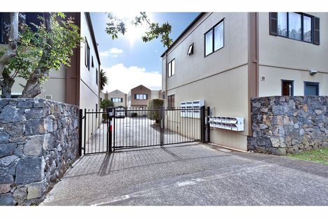 Photo of property in 5s Dryden Place, Mount Wellington, Auckland, 1051