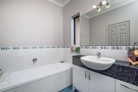 Photo of property in 166a Upper Harbour Drive, Greenhithe, Auckland, 0632