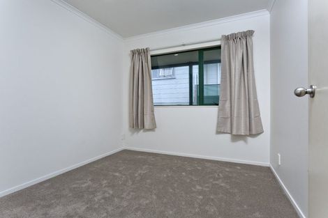 Photo of property in 33 Athena Drive, Totara Vale, Auckland, 0629
