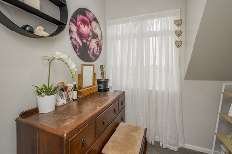 Photo of property in 10 Guildford Street, Levin, 5510