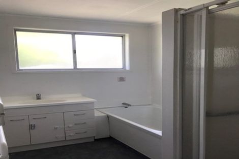 Photo of property in 30 Killarney Avenue, Torbay, Auckland, 0630