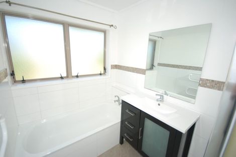 Photo of property in 32 Millhouse Drive, Northpark, Auckland, 2013