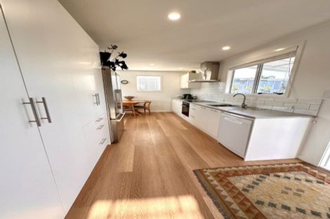 Photo of property in 207 Tamaki Road, Whangamata, 3620