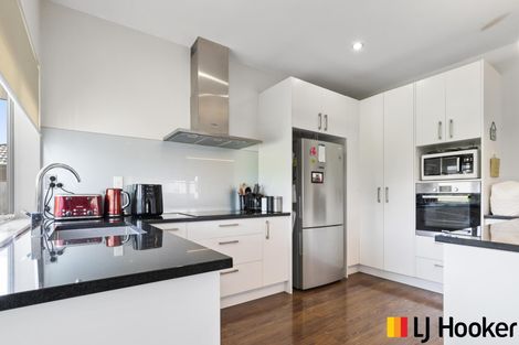 Photo of property in 3 Drumkeen Place, Rosehill, Papakura, 2113