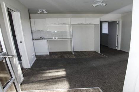 Photo of property in 2/39 Bayview Road, Bayview, Auckland, 0629