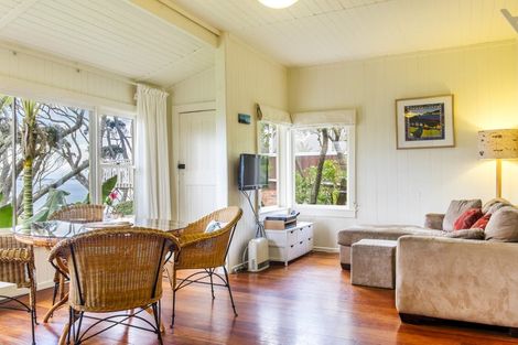 Photo of property in 27 Bournemouth Terrace, Murrays Bay, Auckland, 0630