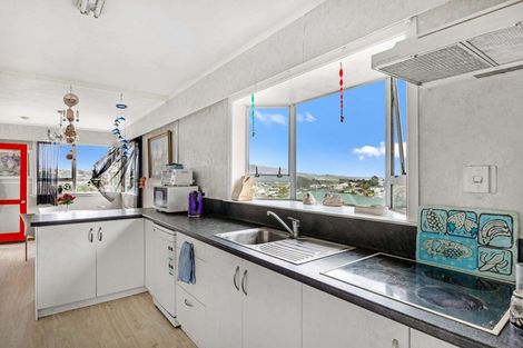 Photo of property in 37 Simons Street, Moturoa, New Plymouth, 4310