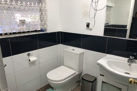 Photo of property in 8 Hatherley Place, Clendon Park, Auckland, 2103