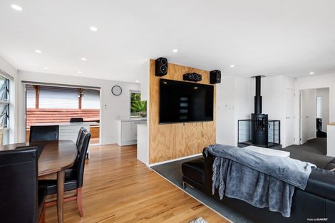 Photo of property in 30 Awaruku Road, Torbay, Auckland, 0630