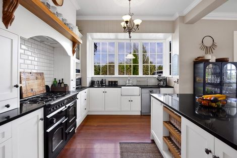 Photo of property in 104 Pitt Road, Hillsborough, New Plymouth, 4372