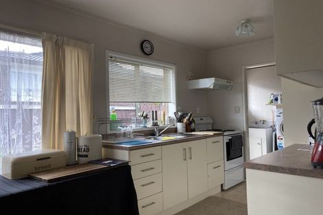 Photo of property in 2/32 Highland Park Drive, Highland Park, Auckland, 2010