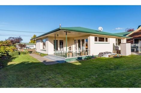 Photo of property in 30 Hughes Street, Waimate, 7924