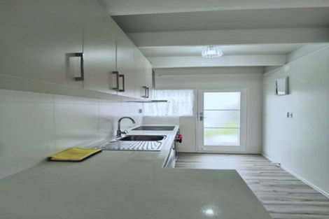 Photo of property in 2/39 Rathgar Road, Henderson, Auckland, 0610