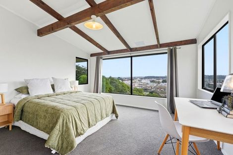 Photo of property in 10 Hipango Terrace, Durie Hill, Whanganui, 4500