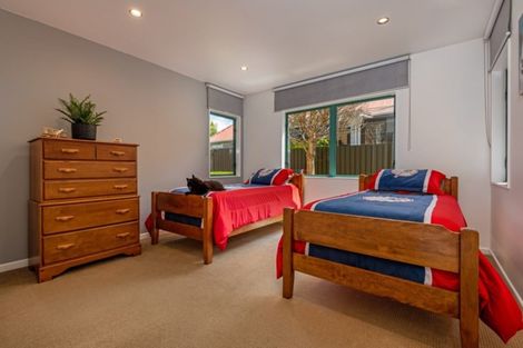 Photo of property in 64 Clifton Terrace, Fitzherbert, Palmerston North, 4410