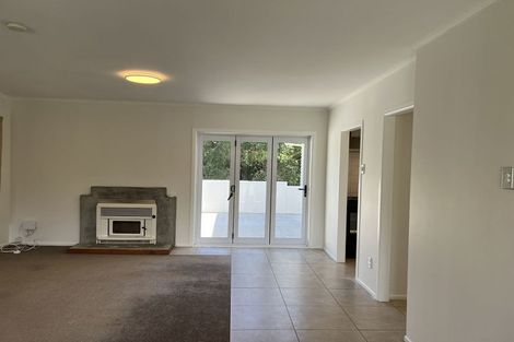 Photo of property in 31 Creamer Avenue, Belmont, Auckland, 0622