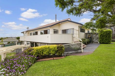 Photo of property in 17 Charlotte Street, Stanmore Bay, Whangaparaoa, 0932