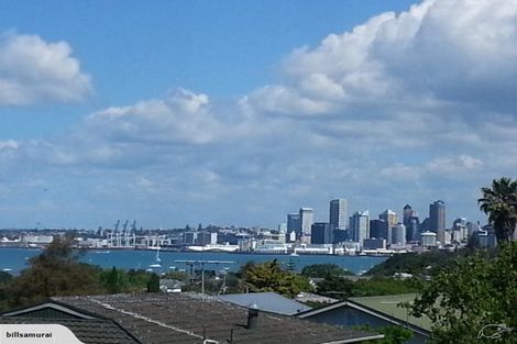 Photo of property in 1/50 Onewa Road, Northcote Point, Auckland, 0627