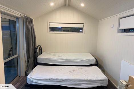 Photo of property in 28 Golf Road, New Lynn, Auckland, 0600