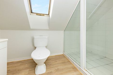 Photo of property in 2 Braeburn Place, Takanini, 2112