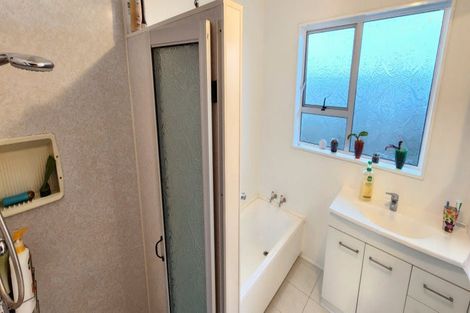Photo of property in 67 Wallace Road, Mangere Bridge, Auckland, 2022