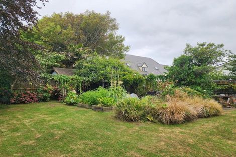 Photo of property in 17 Nikau Grove, Woburn, Lower Hutt, 5010