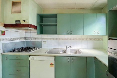 Photo of property in 16 Rimu Street, New Lynn, Auckland, 0600