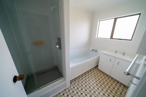 Photo of property in 2/35 Fairlands Avenue, Waterview, Auckland, 1026