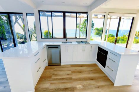 Photo of property in 6 Cliff Road, Torbay, Auckland, 0630