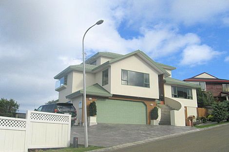 Photo of property in 10 Opurere Grove, Tirohanga, Lower Hutt, 5010