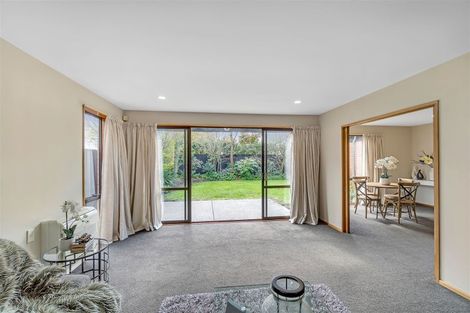 Photo of property in 27b Bryndwr Road, Fendalton, Christchurch, 8052