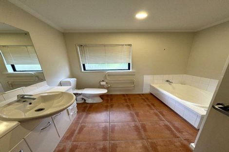 Photo of property in 7 Luna Place, Henderson, Auckland, 0612