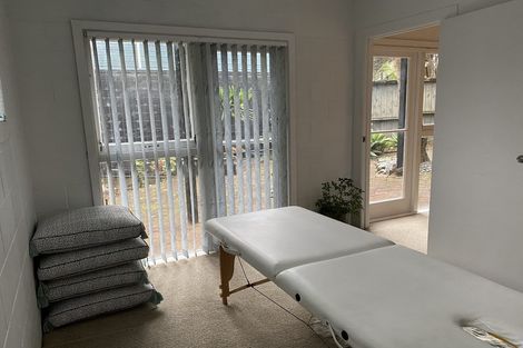 Photo of property in 1/19 Pemberton Avenue, Bayview, Auckland, 0629