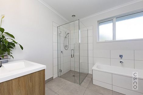 Photo of property in 1293 Old North Road, Helensville, 0875