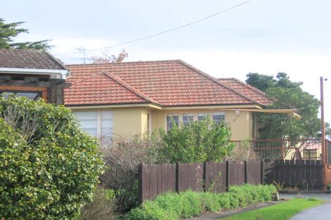 Photo of property in 1/111 Lincoln Park Avenue, Massey, Auckland, 0614