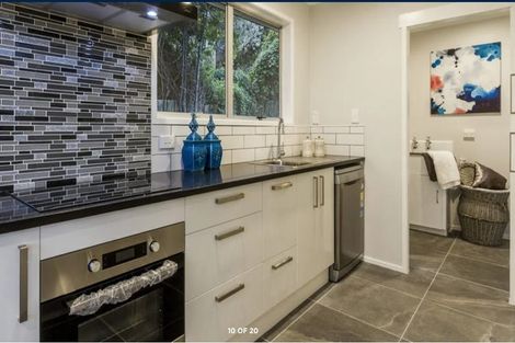 Photo of property in 17 Wanita Place, Totara Vale, Auckland, 0629