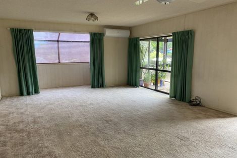 Photo of property in 227 Edmonton Road, Te Atatu South, Auckland, 0610