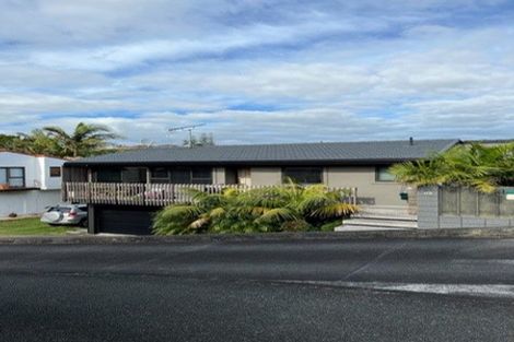 Photo of property in 1/8 Commodore Parry Road, Castor Bay, Auckland, 0620