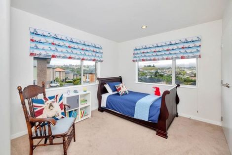 Photo of property in 47 Sohlue Place, Oteha, Auckland, 0632