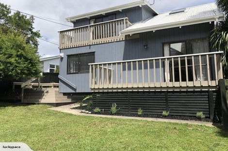 Photo of property in 2/99 Konini Road, Titirangi, Auckland, 0604