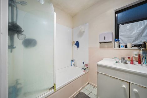 Photo of property in 27 Robertson Road, Favona, Auckland, 2024