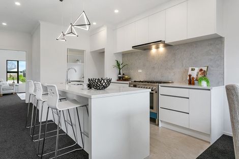 Photo of property in 24 Rose Leigh Drive, Cambridge, 3434