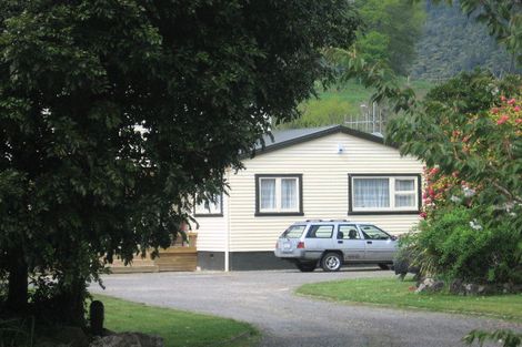 Photo of property in 15 Okareka Loop Road, Lake Okareka, Rotorua, 3076